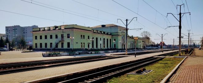 На залізничних станціях Шепетівка та Славута припиняють продаж квитків