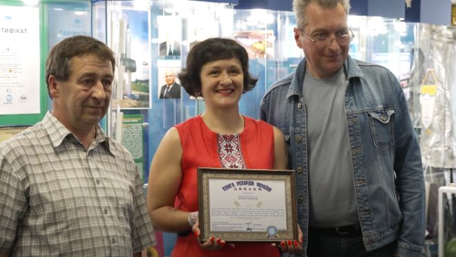 Мешканка Шепетівщини зібрала колекцію кулькових ручок і встановила рекорд України