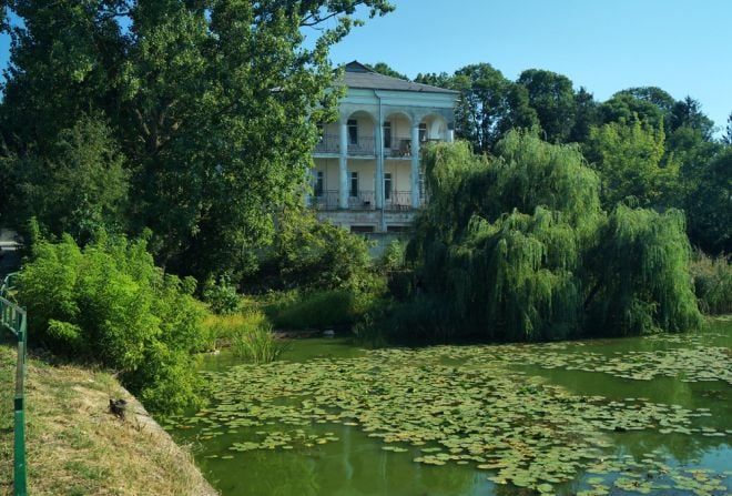 Знайомство з Шепетівщиною: палац Грохольських у Грицеві