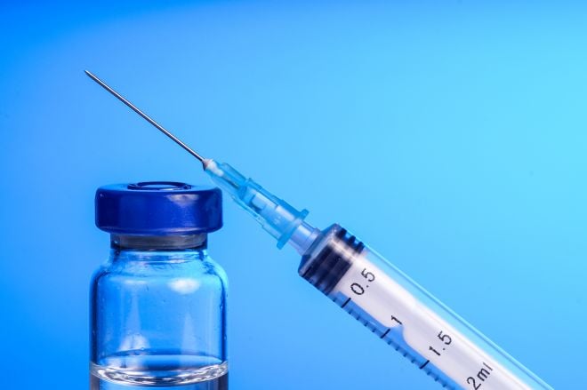 Україна очікує поставку вакцин від COVID-19 з Індії, Китаю та відкриває пункти щеплень