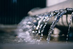 Шепетівський водоканал упродовж 2 днів просить утриматися від споживання води з крана