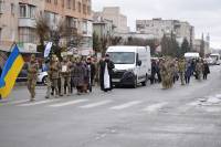 Загинув рятуючи побратимів: у Шепетівці провели у засвіти Володимира Корчука