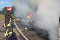 На автодорозі Гриців-Микулин зайнявся легковий автомобіль (відео)