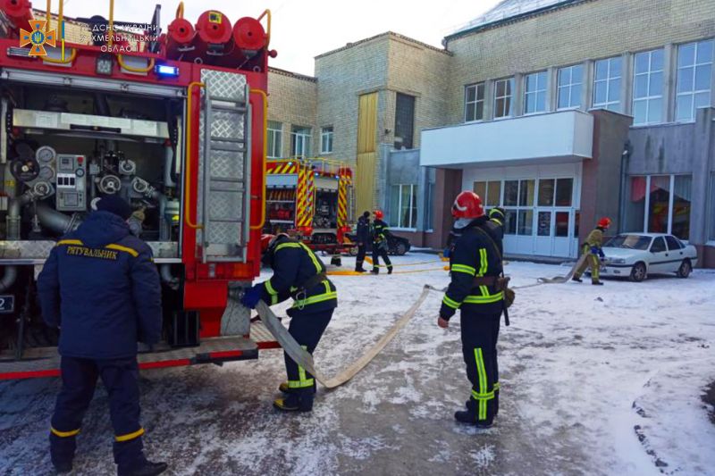 Рятувальники тренувались ліквідовувати пожежу в міському будинку культури