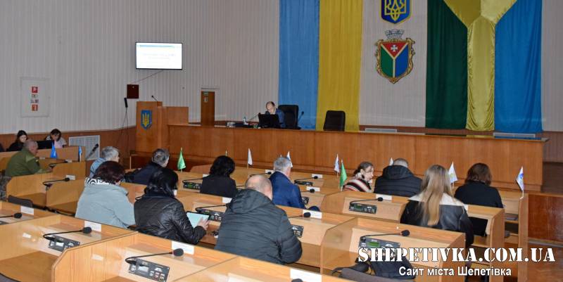 Сесія міськради: підтримка родин Захисників, ремонт водопроводу по вулиці Захисників України, СЕС у ліцеї №1