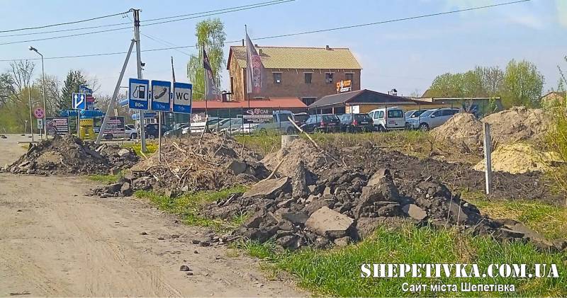 Свавілля шепетівчан загрожує автомобільному шляху національного значення
