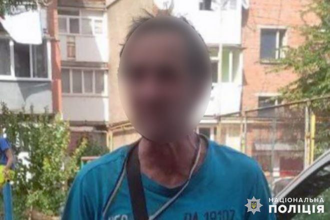 Чоловіку, який викинув з 9 поверху собаку, загрожує до трьох років ув’язнення