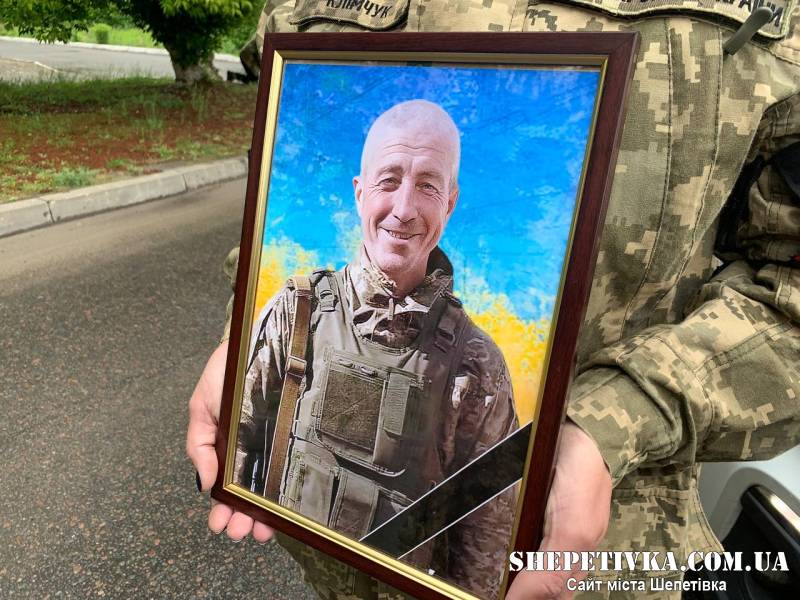 Не пішов з життя, а увійшов у безсмертя: до Небесного війська провели Квітку Миколу