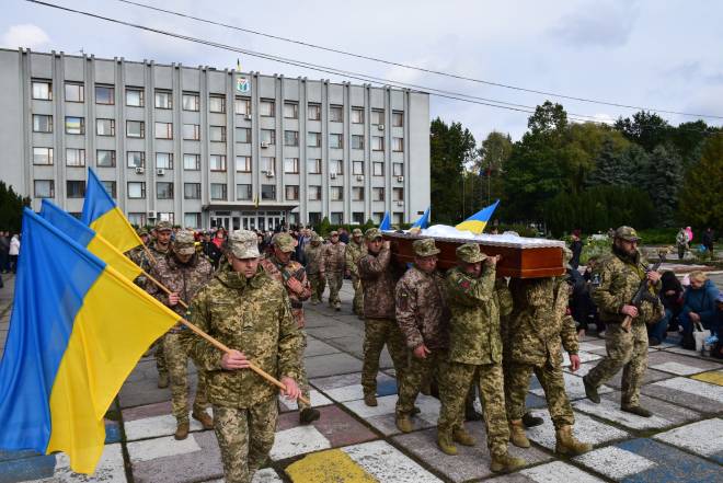 Трагічно загинув на полігоні: шепетівчани провели у засвіти Пазиняка Миколу