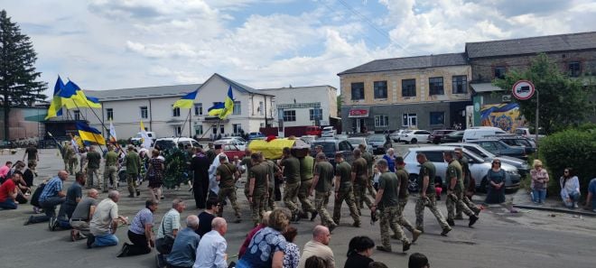 У Понінківській громаді прощались із воїном Каліновським Павлом