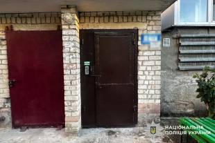 У Шепетівці 24-річний молодик викрав із квартири $5000 та золоті прикраси