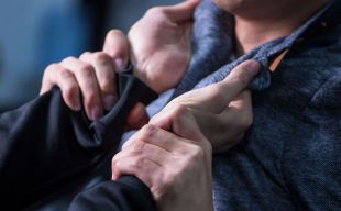 На Шепетівщині 18-річний розбишака поломав носа та щелепу своєму 25-річному опоненту