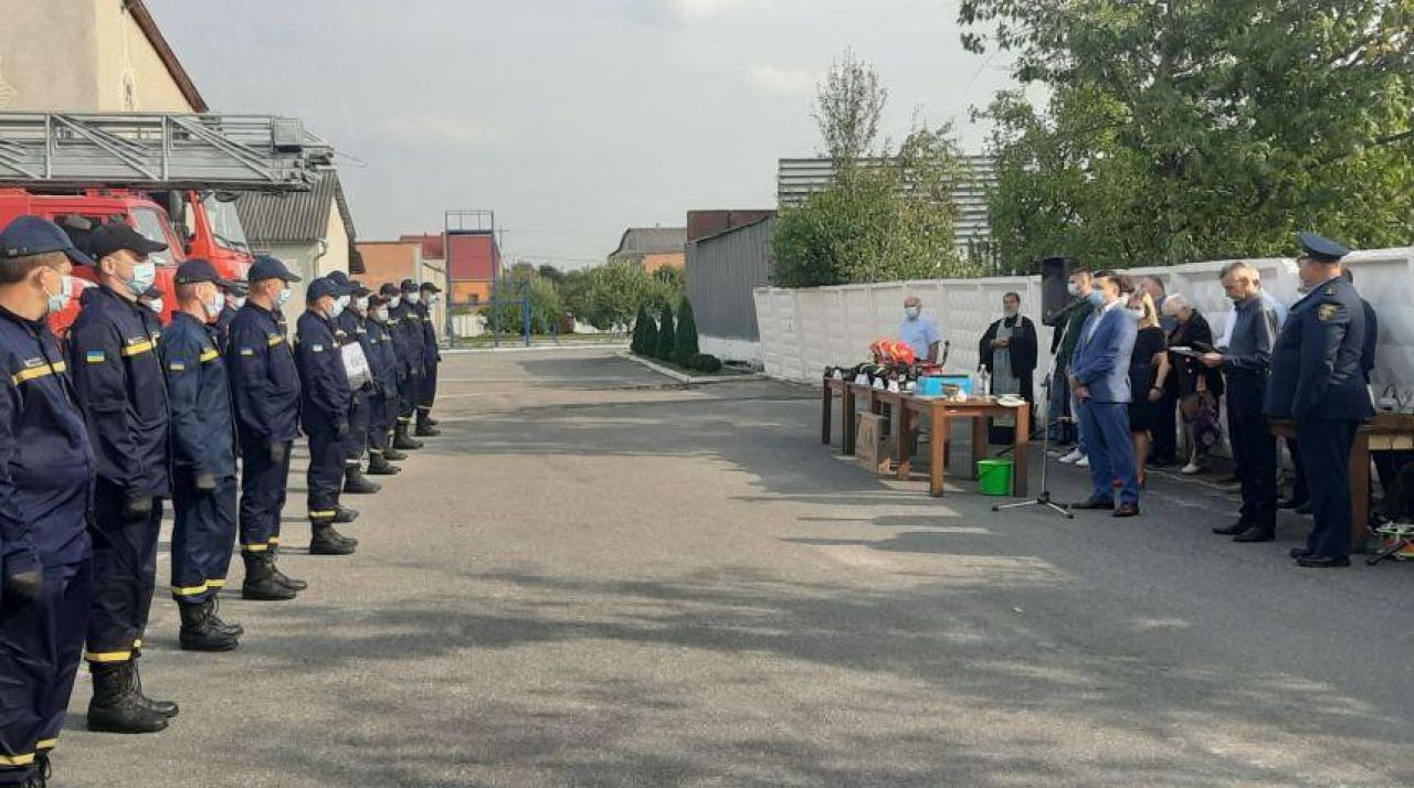 Шепетівських рятувальників вітали з нагоди професійного свята