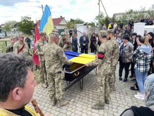 Крупецька громада прощалася із загиблим воїном Кузововим Миколою