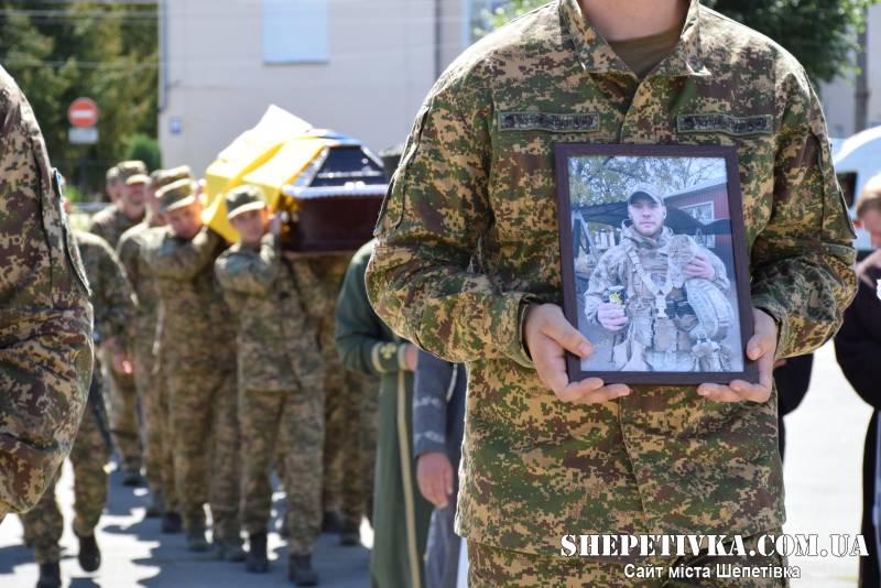 Два місяці тримали оборону в оточенні: «на щиті» повернувся Владислав Вихівський