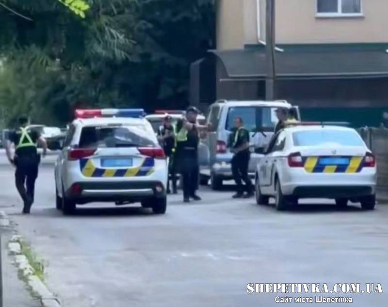 Тікав від патрульних та ТЦК на велосипеді, а потім порізав ножем руку поліцейському