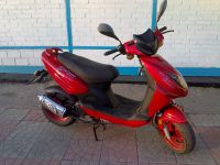 Зірвали замок та вкрали скутера