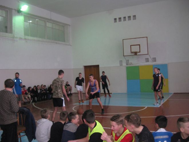 У Шепетівці відбулися змагання з баскетболу 3 на 3