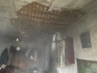 У Шепетівці гасили пожежу господарчої споруди