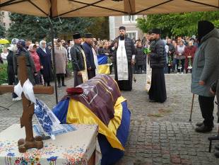 Ізяславська громада провела в останню путь 27-річного оператора безпілотників Назара Колесника