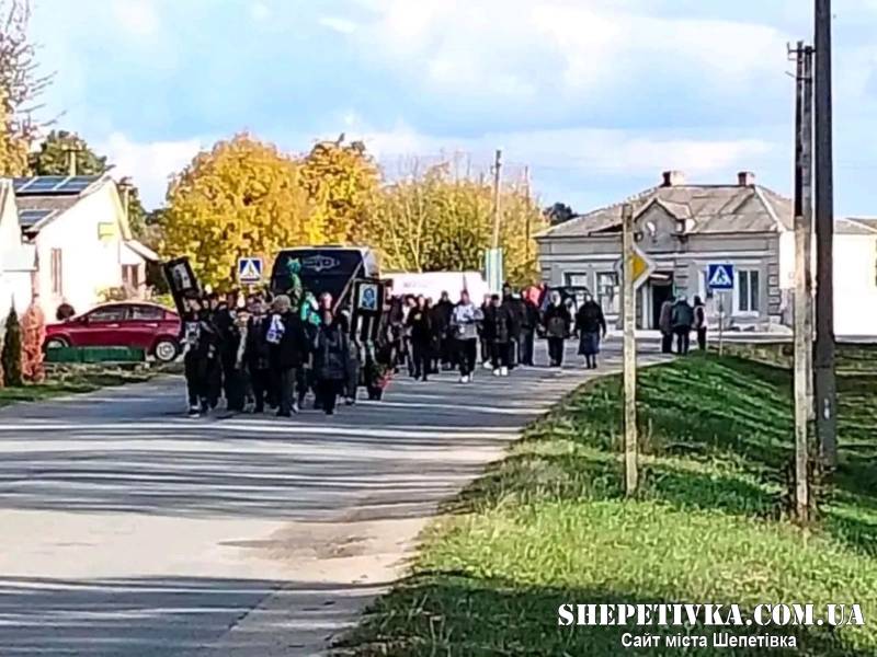 У Плужненській громаді провели в останню дорогу військовослужбовця Миколу Бабійчука