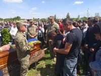 На Шепетівщині прощалися із командиром мінометників Якимчуком Олександром