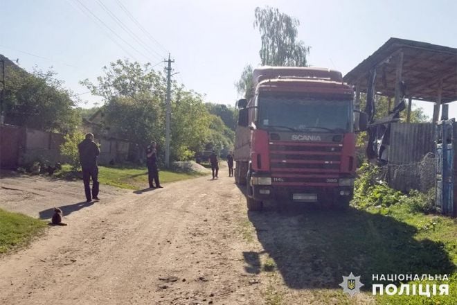 У шепетівському районі викрито зловмисників, які зливали пальне