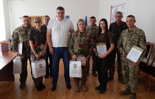 Військовослужбовців Шепетівщини привітали з їх прийдешнім святом