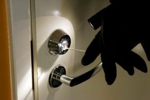 По вулиці Залізничній обікрали квартиру
