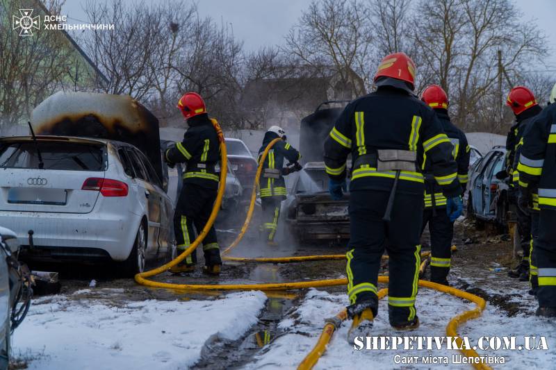 Звільнений працівник автомайстерні підпалив 4 автомобілі заради помсти