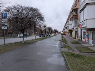 Підійшов зі спини, наказав їй мовчати та йти за ним: деталі нападу у Шепетівці