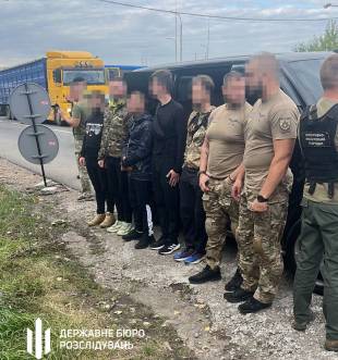 «Спецпризначенцям» вручили повістки, а їх перевізнику підозру