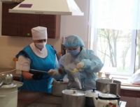 У Пліщині в дитячому садочку провели плановий відбір проб харчових продуктів