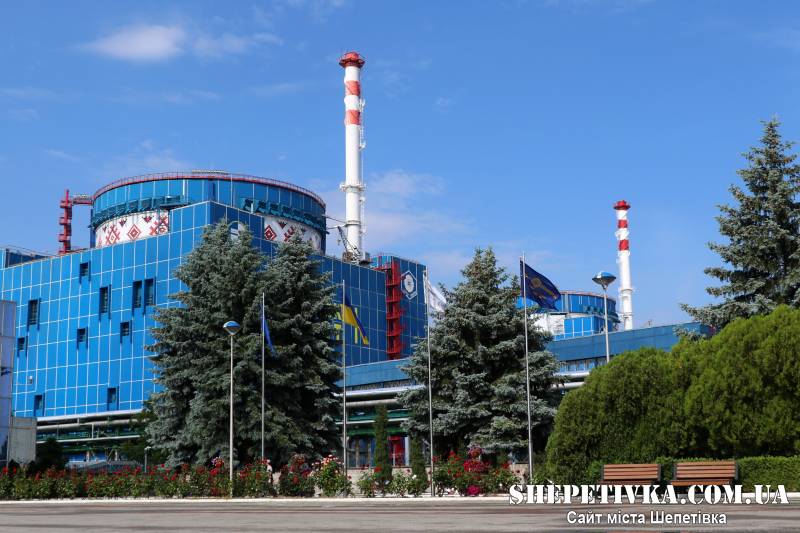 Через російську атаку Хмельницка АЕС втратила одну зовнішню лінію живлення
