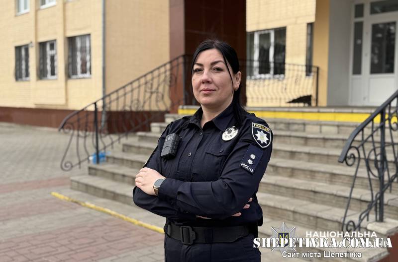 На Шепетівщині учительці стало зле посеред уроку: на допомогу кинулась поліціянтка