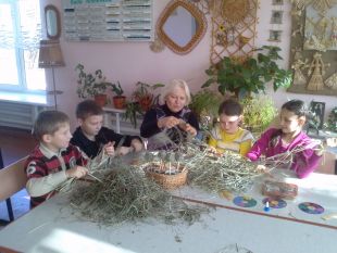 У ЦЕНТУМі провели майстер-клас із виготовлення &quot;Травомотанки&quot;