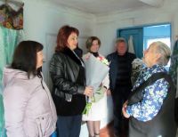 У Шепетівці вітали шепетівчанку з 90-річним ювілеєм