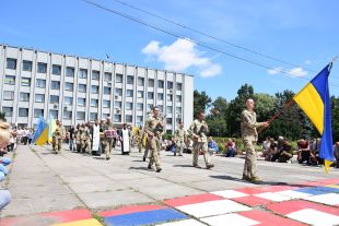 Шепетівська громада прощалась з бойовим медиком «Азову» Романом Радченко