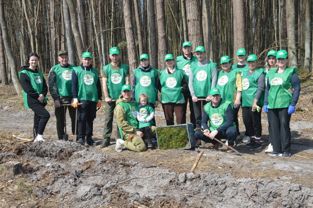 Шепетівська громада долучилась до акції "Створюємо ліси разом"