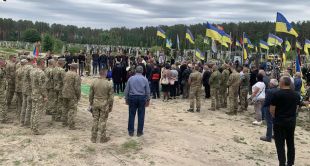 Бойовий медик та оператор БПЛА: у Славуті прощалися із Тушевським Максимом