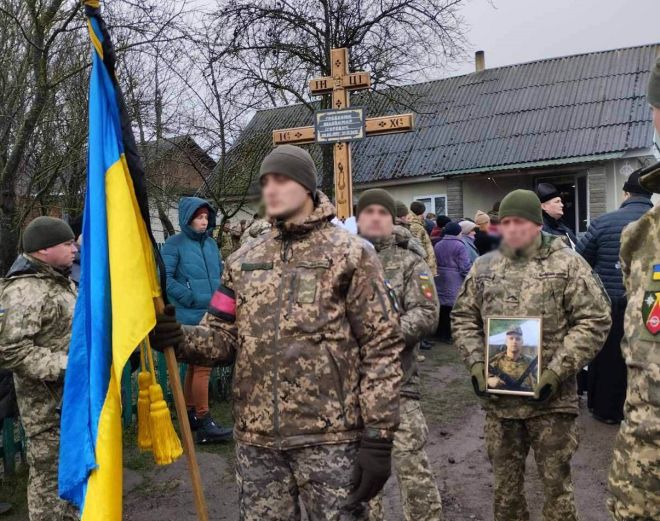 У Плужненьскій громаді провели в останню дорогу розвідника Гребенюка Володимира