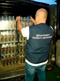 На Шепетівщині "прикрили" підпільний горілчаний цех