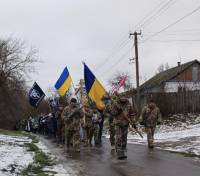 «Зрозумійте, я маю йти, маю захищати нашу землю»: у Новичах прощались із Остапчуком Максимом