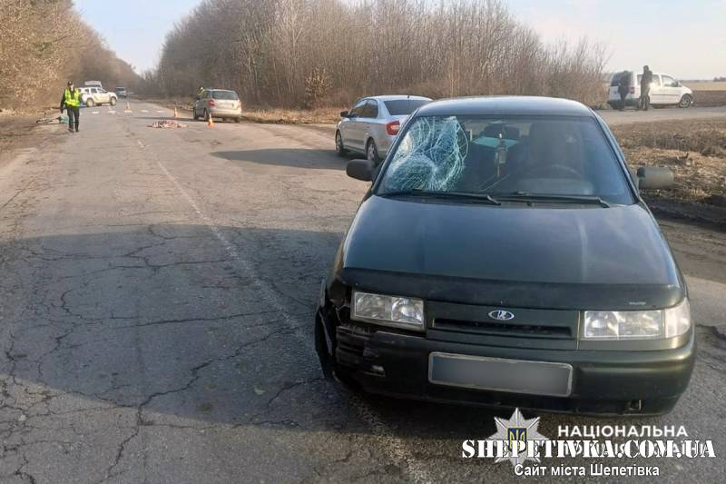 Трагедія на Шепетівщині: 52-річну велосипедистку насмерть збив автомобіль
