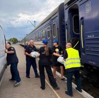 Затримки поїздів через обстріли: ситуація на станції Шепетівка та перелік рейсів
