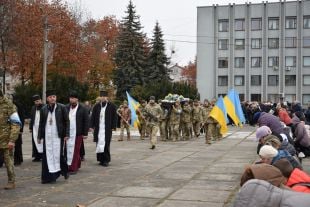 У Шепетівці знову жалоба: на щиті повернувся гранатометник Олександр Шкабара