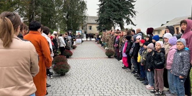 У Пліщині урочисто відкрили Алею Пам’яті та вшанували полеглих земляків