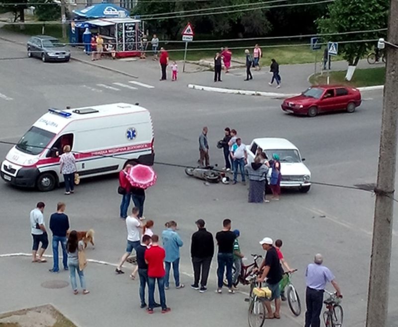 На перехресті вулиці Чкалова та Проспекту Мира збили скутеристку