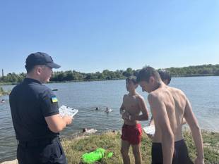 На пляжах Шепетівщини перевірили якість води: де безпечно купатись
