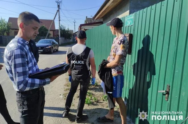 На Шепетівщині поліцейські спіймали розповсюджувача синтетичних наркотиків